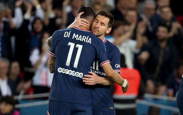 中路防线被 中路防线被